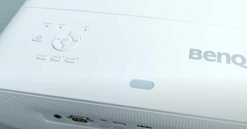 BenQ TK850 Projektor für Heimkino im Keller